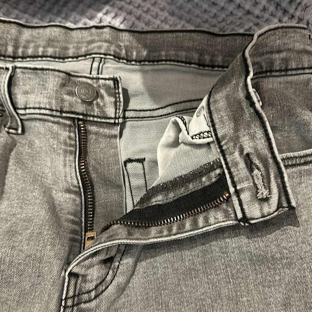 Levi’s - Picture 2 of 5